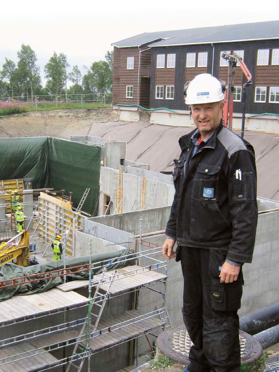 Daglig leder Even Holllum ved byggeplassen